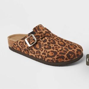 Women’s Betsy Clog Mule Flat   Leopard Print.  7.5